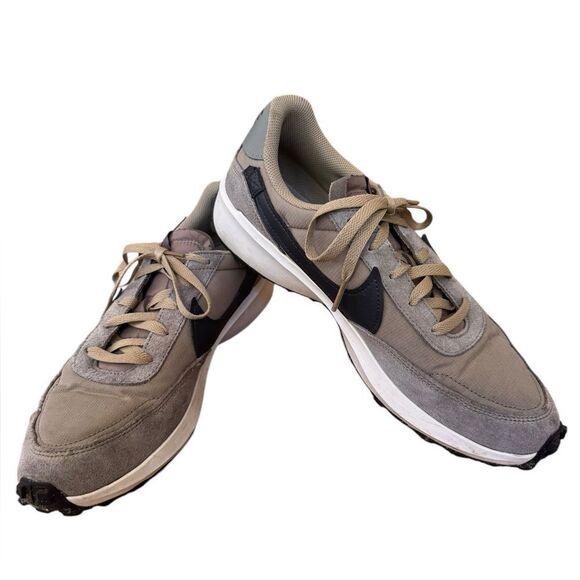 Nike Waffle Debut SE (FJ4196-200, Neutral Olive/Dark Stucco/Sea Glass) 10.5 men - Picture 1 of 7